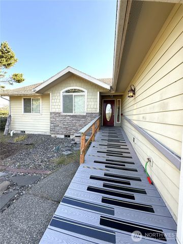 506 Point Brown Avenue NE, Ocean Shores, WA 98569