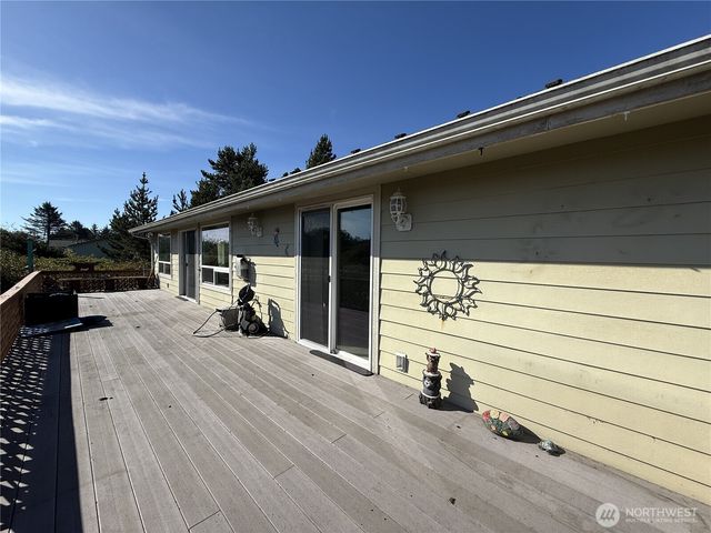 506 Point Brown Avenue NE, Ocean Shores, WA 98569