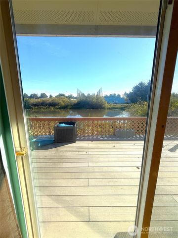 506 Point Brown Avenue NE, Ocean Shores, WA 98569