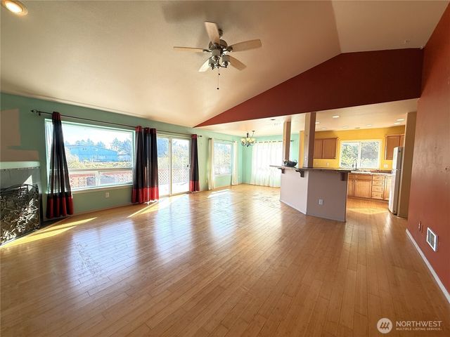 506 Point Brown Avenue NE, Ocean Shores, WA 98569