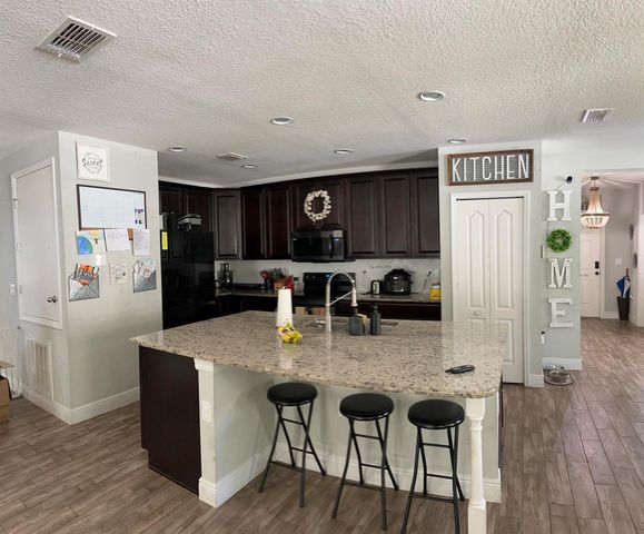 6101 NW Painted Bunting Court, Port St Lucie, FL 34986