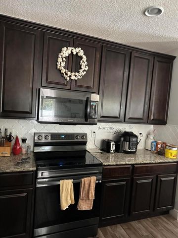 6101 NW Painted Bunting Court, Port St Lucie, FL 34986