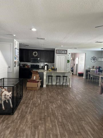 6101 NW Painted Bunting Court, Port St Lucie, FL 34986