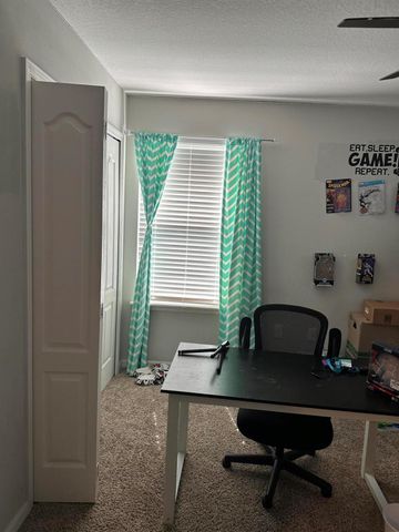 6101 NW Painted Bunting Court, Port St Lucie, FL 34986