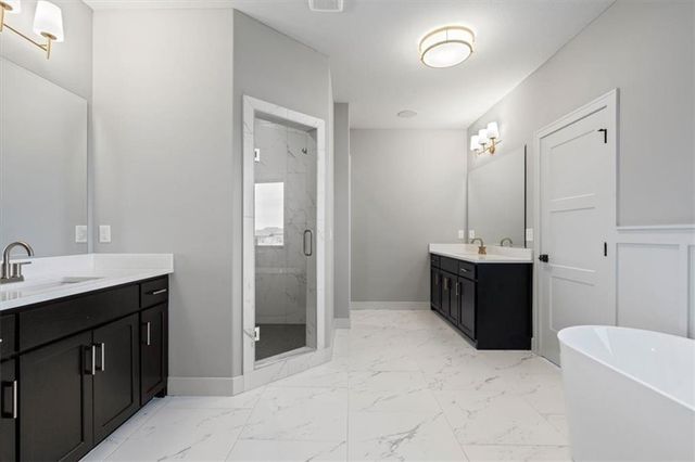 2319 SW Serena Place, Lee's Summit, MO 64082