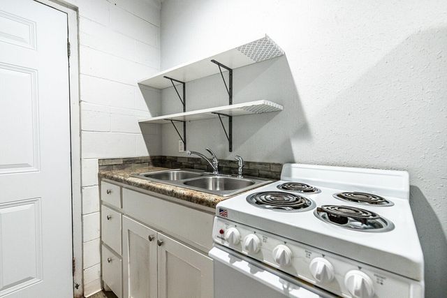 1909 23rd Street, rear unit, Lubbock, TX 79411