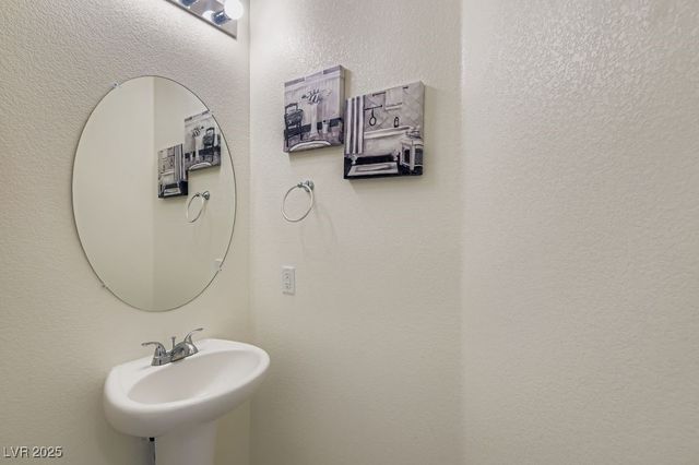 10321 Cascading Falls Street, Las Vegas, NV 89141