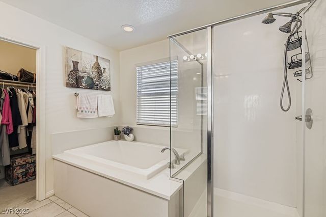 10321 Cascading Falls Street, Las Vegas, NV 89141