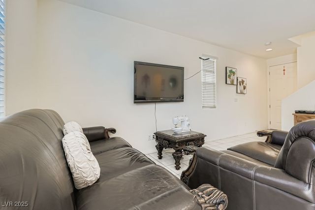 10321 Cascading Falls Street, Las Vegas, NV 89141