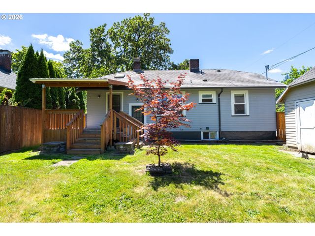 2307 Ne AINSWORTH St, Portland, OR 97211