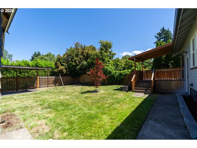 2307 Ne AINSWORTH St, Portland, OR 97211