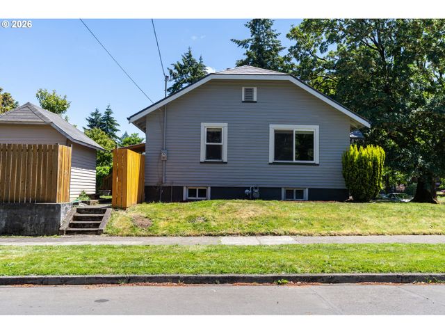 2307 Ne AINSWORTH St, Portland, OR 97211