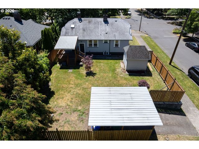 2307 Ne AINSWORTH St, Portland, OR 97211