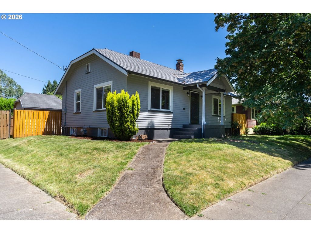 2307 Ne AINSWORTH St, Portland, OR 97211