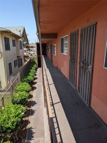 1708 Pine Avenue 3, Long Beach, CA 90813