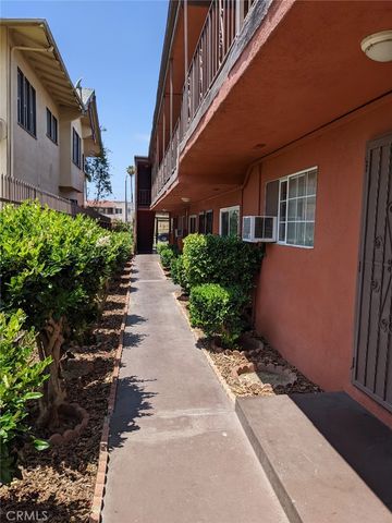 1708 Pine Avenue 3, Long Beach, CA 90813