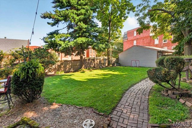 2006 Lafayette Avenue, St Louis, MO 63104