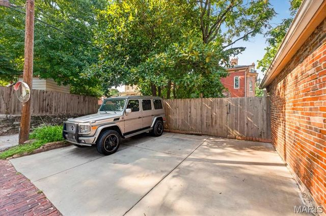 2006 Lafayette Avenue, St Louis, MO 63104