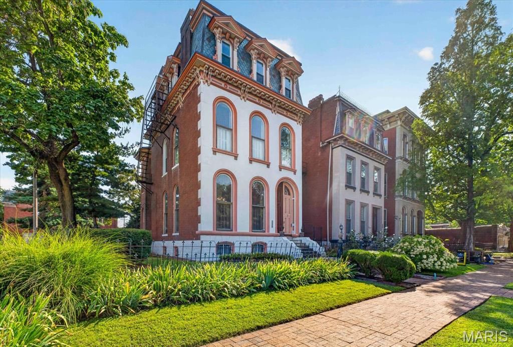 2006 Lafayette Avenue, St Louis, MO 63104