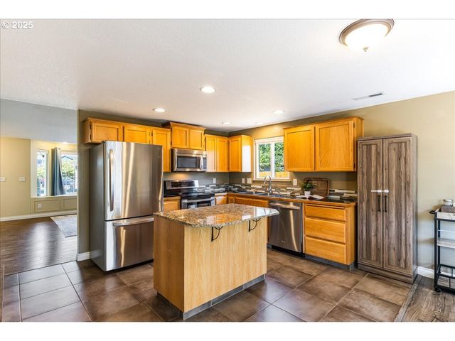 15801 Ne 90TH St, Vancouver, WA 98682