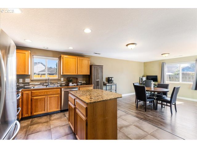 15801 Ne 90TH St, Vancouver, WA 98682