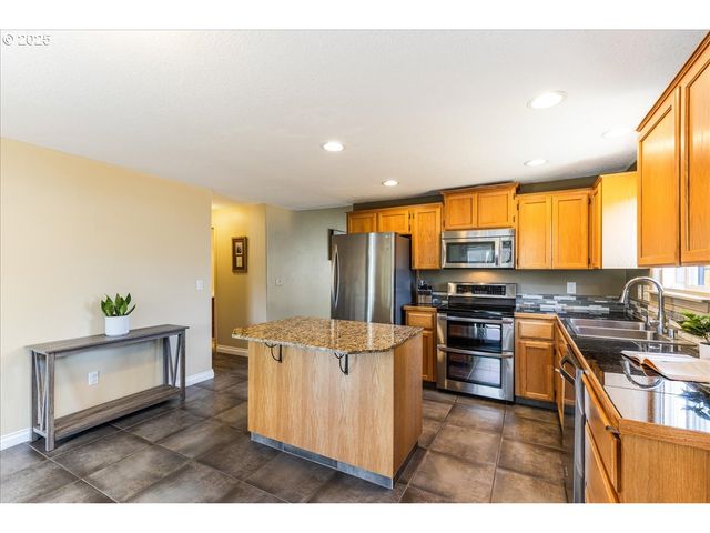 15801 Ne 90TH St, Vancouver, WA 98682