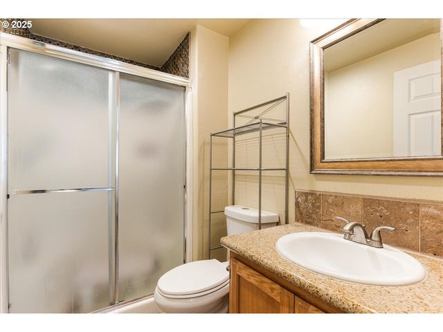 15801 Ne 90TH St, Vancouver, WA 98682