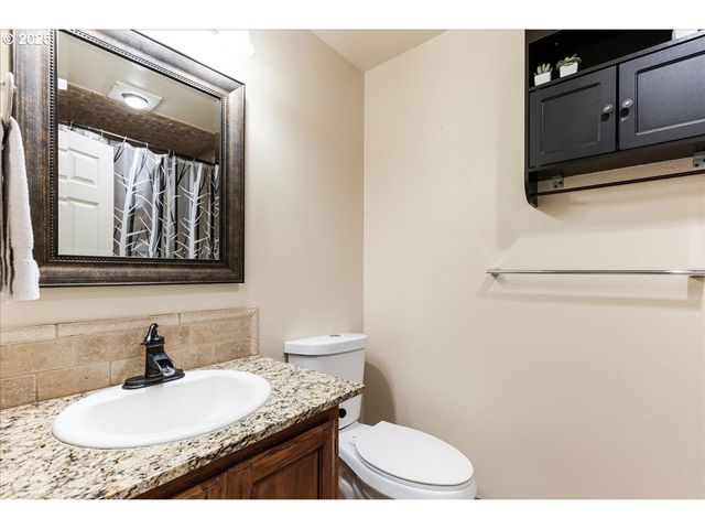 15801 Ne 90TH St, Vancouver, WA 98682