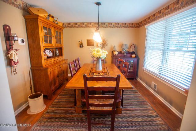 107 Eric Court, Toms River, NJ 08753