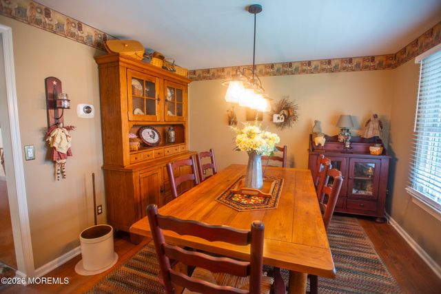 107 Eric Court, Toms River, NJ 08753