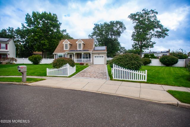 107 Eric Court, Toms River, NJ 08753