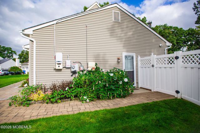 107 Eric Court, Toms River, NJ 08753