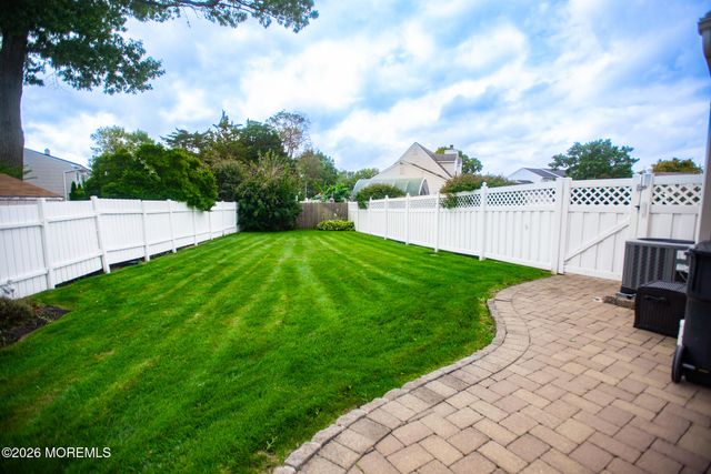 107 Eric Court, Toms River, NJ 08753
