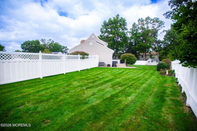 107 Eric Court, Toms River, NJ 08753