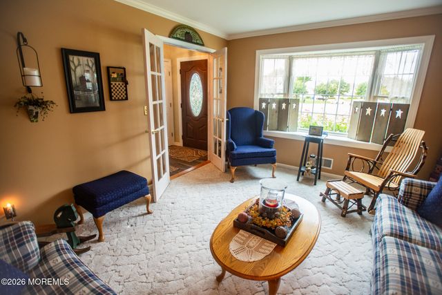 107 Eric Court, Toms River, NJ 08753