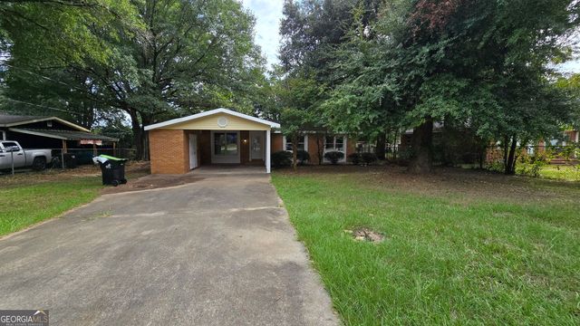 109 Meadowcliff Circle, Warner Robins, GA 31093
