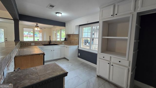 109 Meadowcliff Circle, Warner Robins, GA 31093