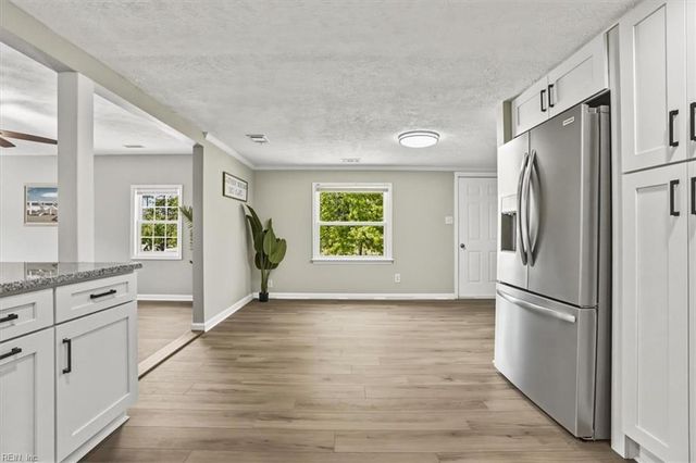 20 Freeman Dr, Poquoson, VA 23662