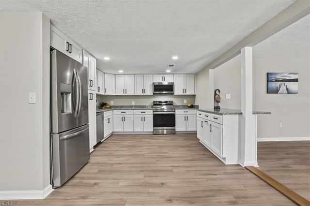 20 Freeman Dr, Poquoson, VA 23662