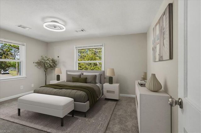 20 Freeman Dr, Poquoson, VA 23662