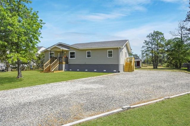 20 Freeman Dr, Poquoson, VA 23662