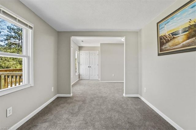 20 Freeman Dr, Poquoson, VA 23662