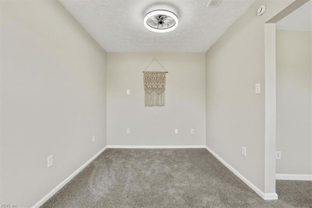 20 Freeman Dr, Poquoson, VA 23662