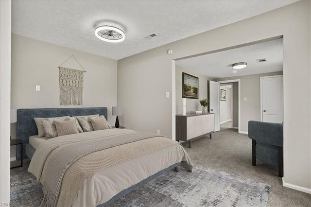 20 Freeman Dr, Poquoson, VA 23662