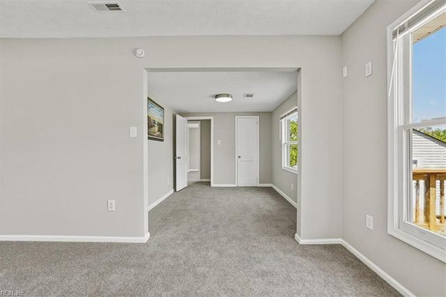 20 Freeman Dr, Poquoson, VA 23662