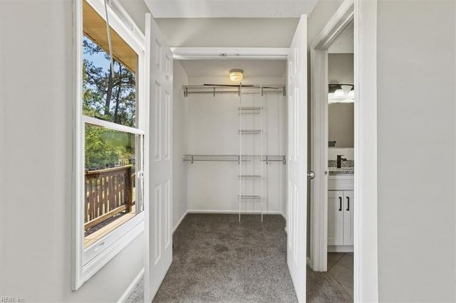 20 Freeman Dr, Poquoson, VA 23662