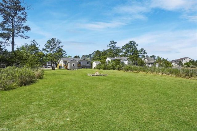 20 Freeman Dr, Poquoson, VA 23662