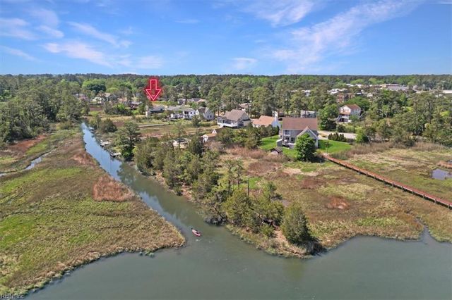 20 Freeman Dr, Poquoson, VA 23662