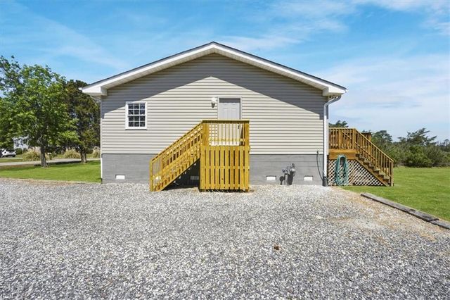 20 Freeman Dr, Poquoson, VA 23662