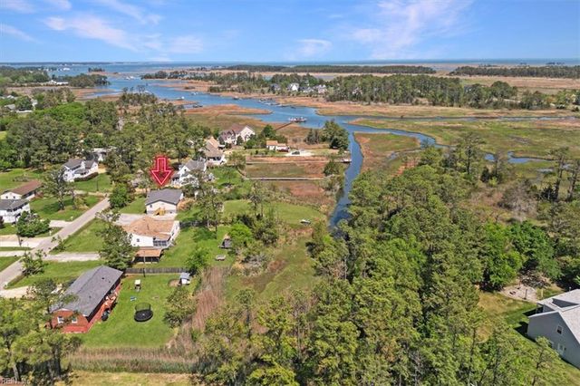 20 Freeman Dr, Poquoson, VA 23662